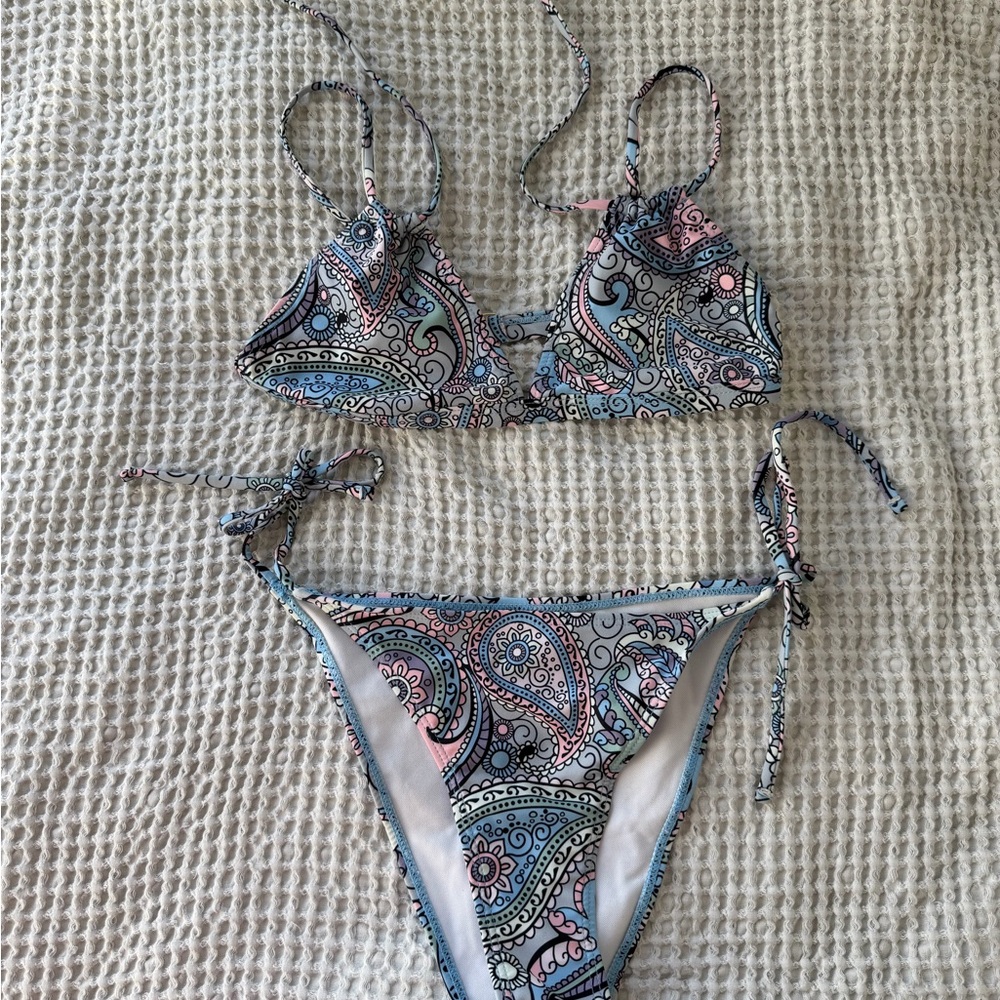 Tie-Side Paisley Print Bikini Set - Pink & Blue